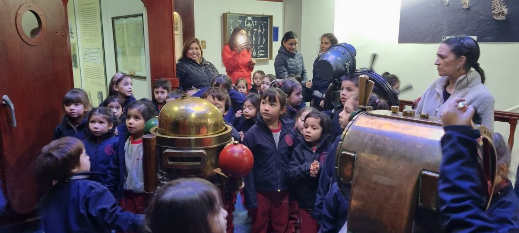 VISITA MUSEO DE LA ARMADA