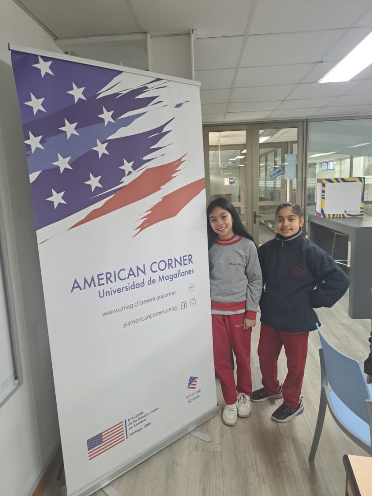 VISITA AMERICAN CORNER DE LA UNIVERSIDAD DE MAGALLANES