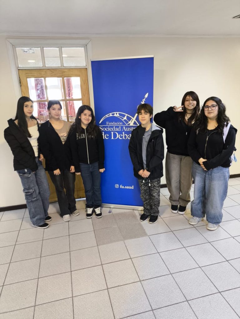NUESTRO COLEGIO DA LA BIENVENIDA A LA LIGA DE OTOÑO DE LA SOCIEDAD AUSTRAL DE DEBATE