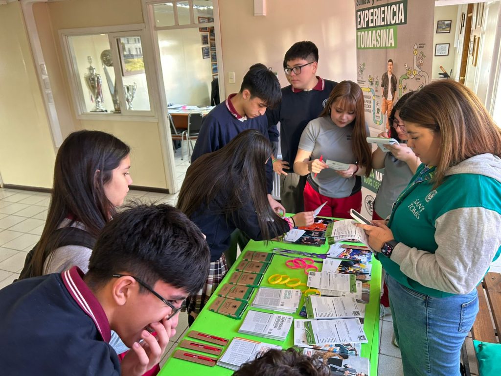 INSCRIPCIONES Y ORIENTACIÓN VOCACIONAL: ESTUDIANTES DE III° Y IV° MEDIO SE PREPARAN PARA ELPRIMER ENSAYO NACIONAL PAES 2026