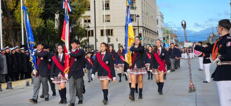 DESFILE ESTUDIANTIL MES DE MAYO